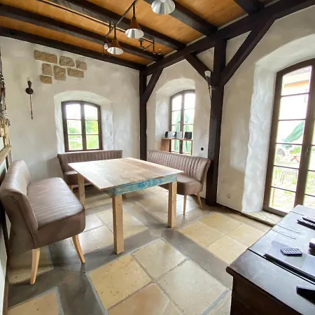 Villa Waffenkammer Im Rittergut Bei Dresden Fuer 7 Personen