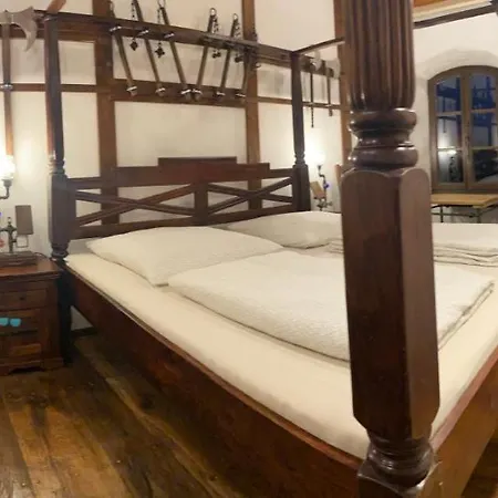 Villa Waffenkammer Im Rittergut Bei Dresden Fuer 7 Personen Leppersdorf