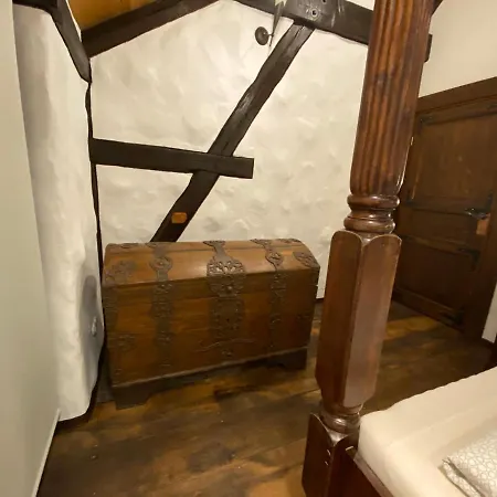 Waffenkammer Im Rittergut Bei Dresden Fuer 7 Personen * Leppersdorf