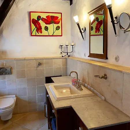 Waffenkammer Im Rittergut Bei Dresden Fuer 7 Personen