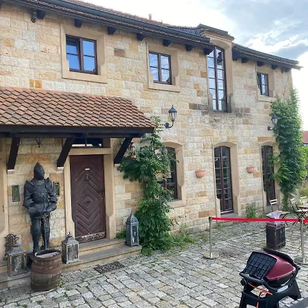 Ausgefallenes Waffenkammer Im Rittergut Fuer 7 Personen Leppersdorf