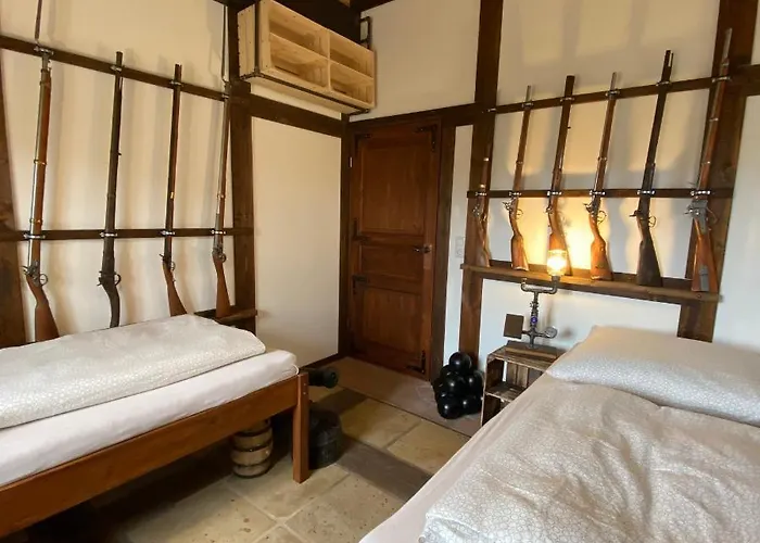 Ausgefallenes Waffenkammer Im Rittergut Fuer 7 Personen * Leppersdorf