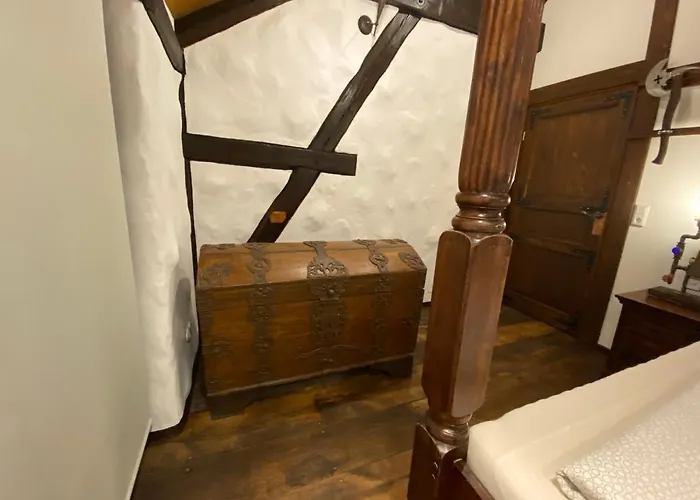 Ausgefallenes Waffenkammer Im Rittergut Fuer 7 Personen * Leppersdorf