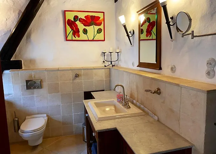 Ausgefallenes Waffenkammer Im Rittergut Fuer 7 Personen