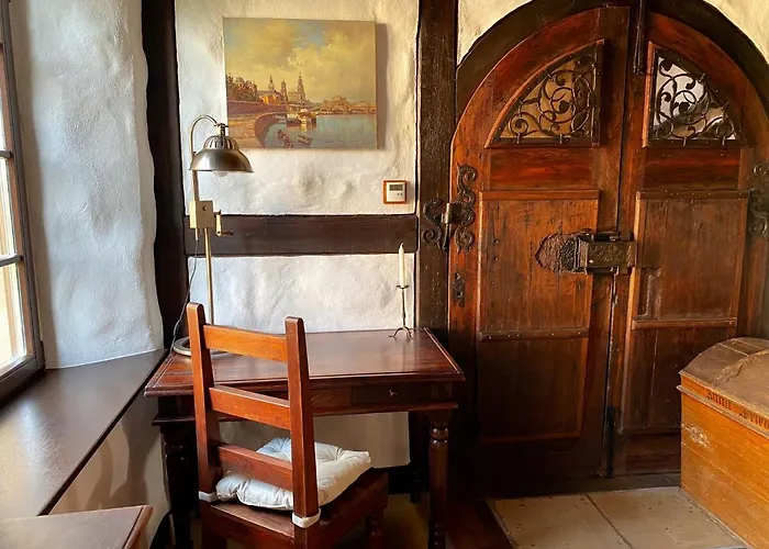 Ausgefallenes Waffenkammer Im Rittergut Fuer 7 Personen *