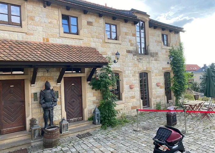 Ausgefallenes Waffenkammer Im Rittergut Fuer 7 Personen Leppersdorf