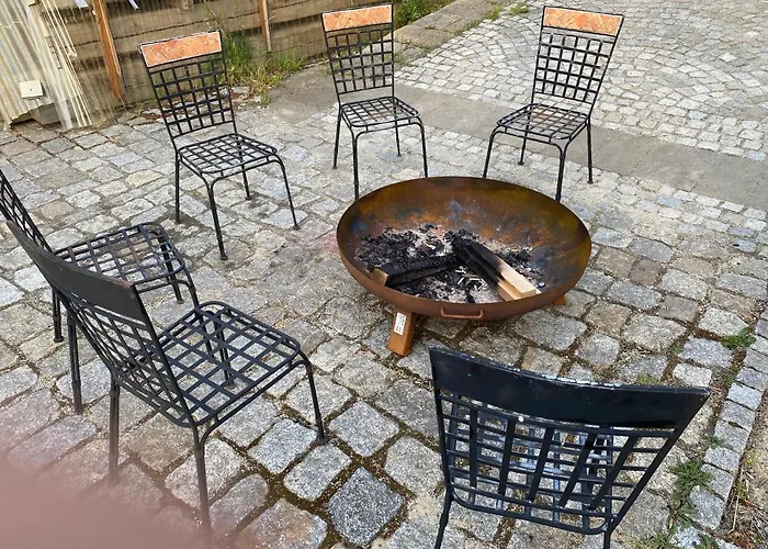 Ausgefallenes Waffenkammer Im Rittergut Fuer 7 Personen Villa