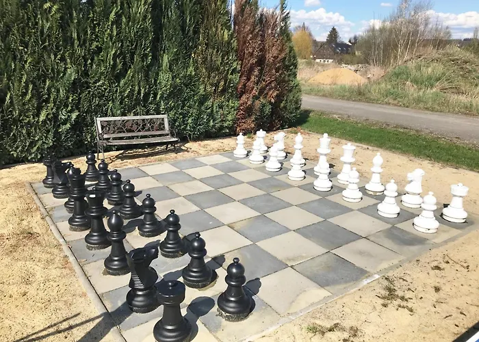 Villa Ausgefallenes Waffenkammer Im Rittergut Fuer 7 Personen *